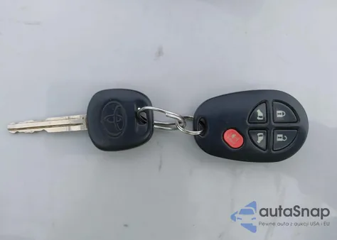 2010 Toyota Sienna Le из США, поврежденный, VIN 5TDKK4CC0AS303018